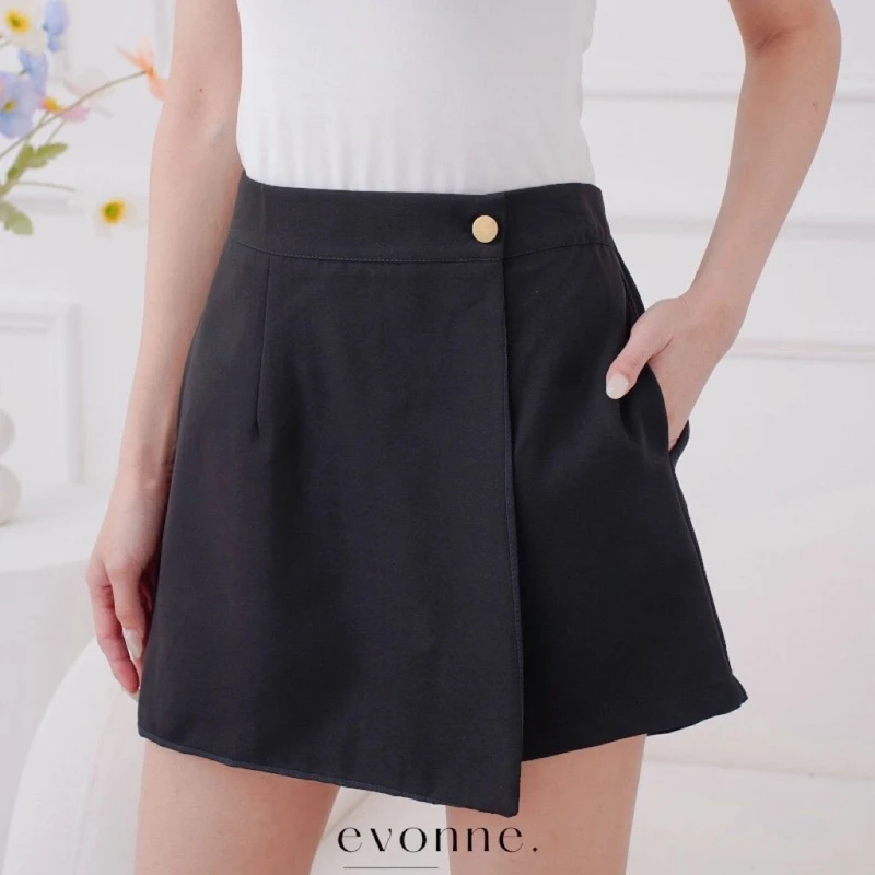 Evonne RaEum Skorts